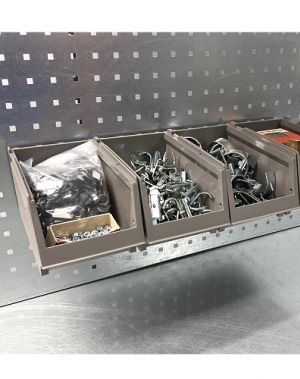 Rail For Plastic Bins On perforated Panel 555 mm with 4 bins 250x148x130mm gray